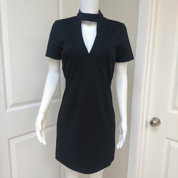Trina Turk Dresses & Skirts - Trina Turk Camari Choker Collar Sheath Dress